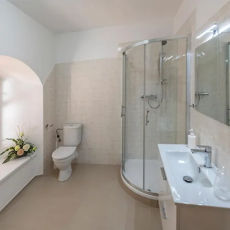 Zamecka 17 Hotel *