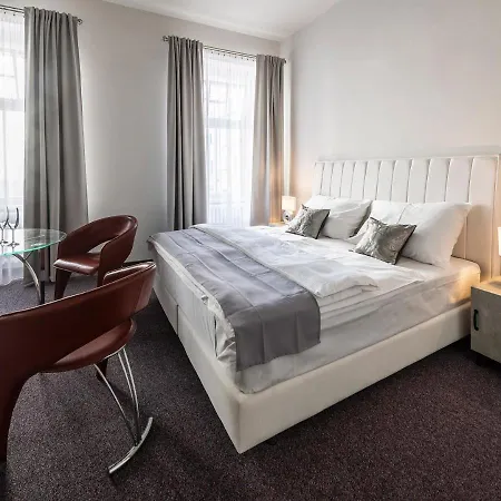 Hotel Zamecka 17