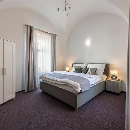 Zamecka 17 Hotel *