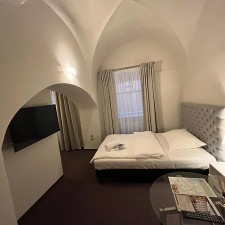 Zamecka 17 Hotel