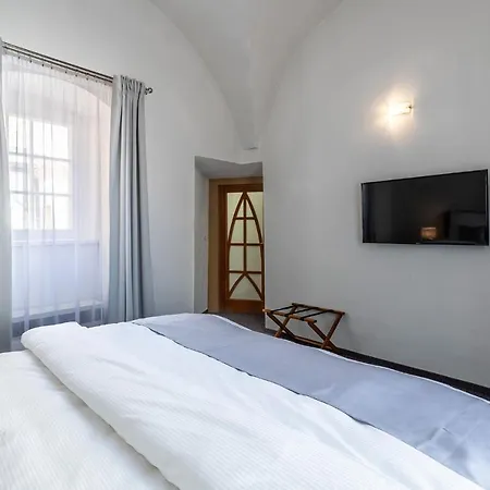 호텔 Zamecka 17 파르두비체