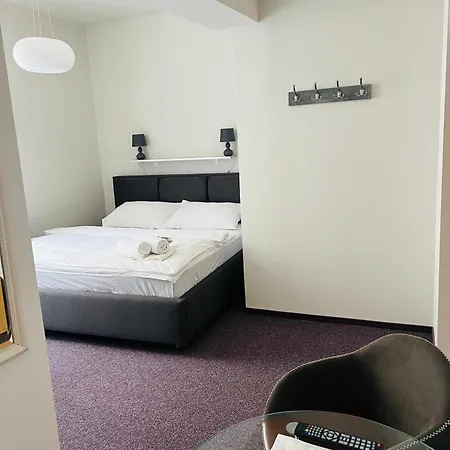 Zamecka 17 파르두비체