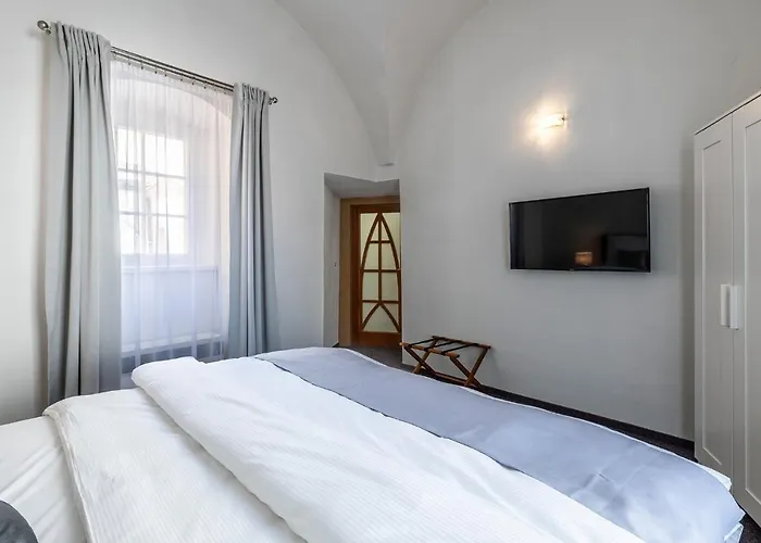 Otel Zamecka 17 Pardubice