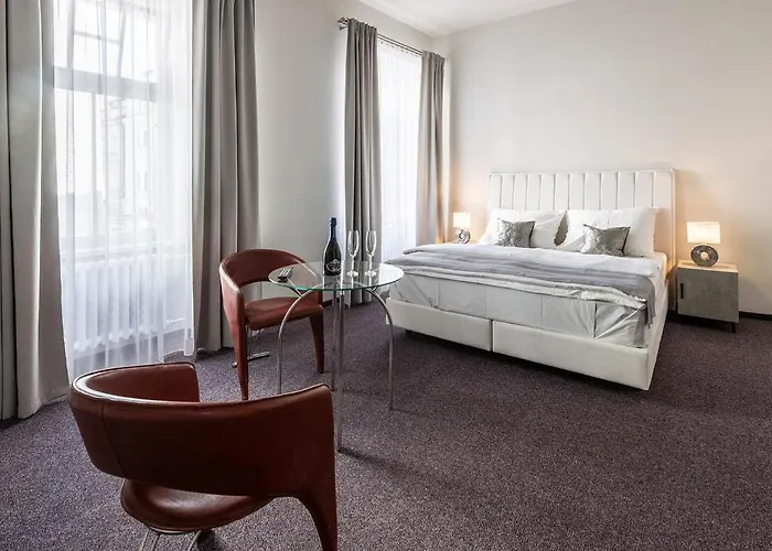 Zamecka 17 Otel Pardubice