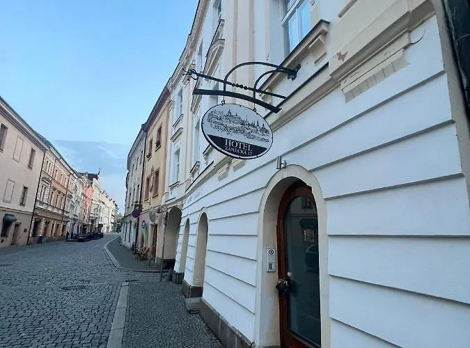 Zamecka 17 Otel *