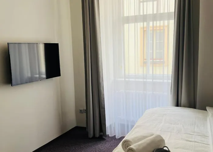 Zamecka 17 Otel Pardubice